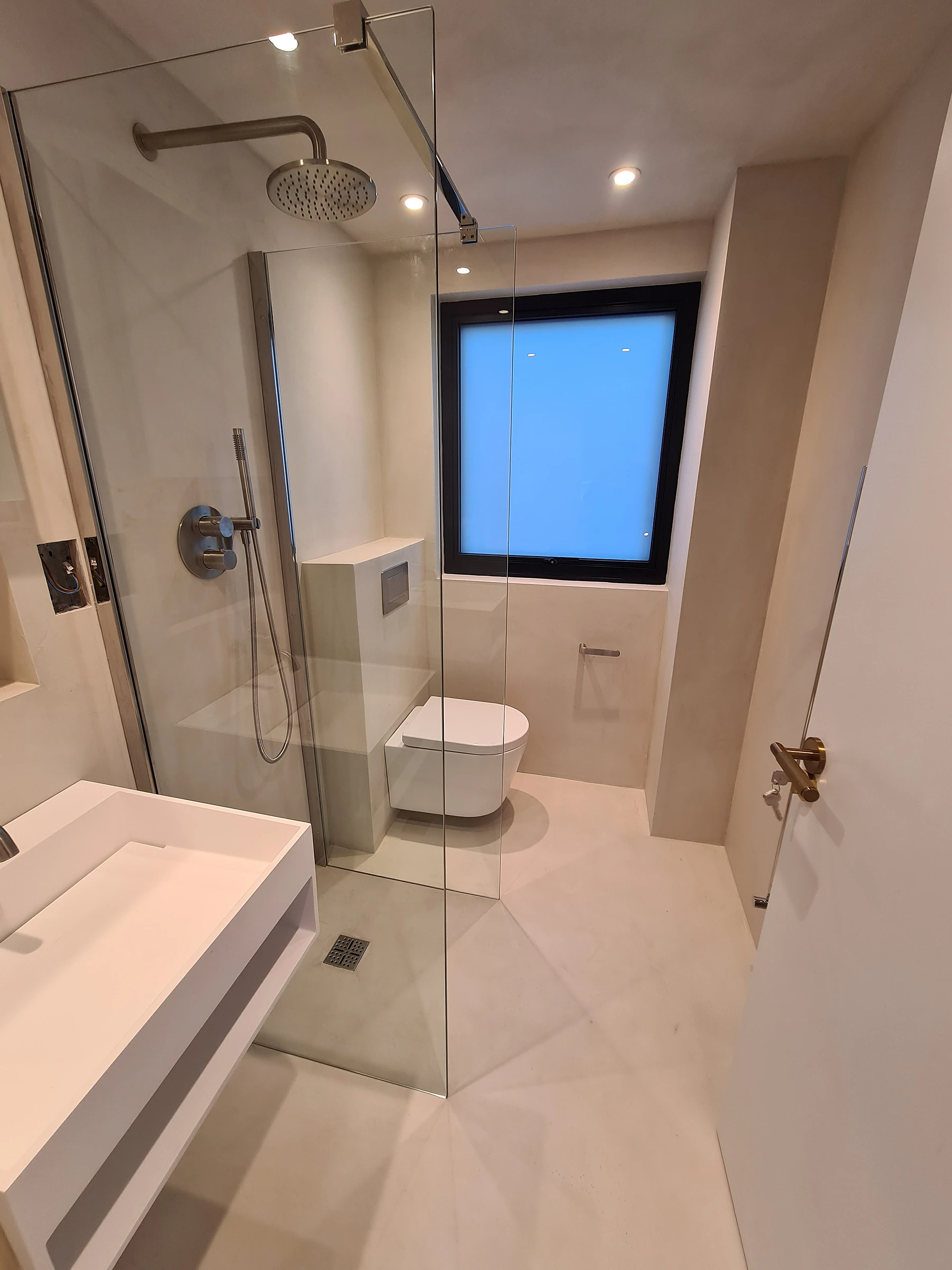 Bathroom by Eco Microcement